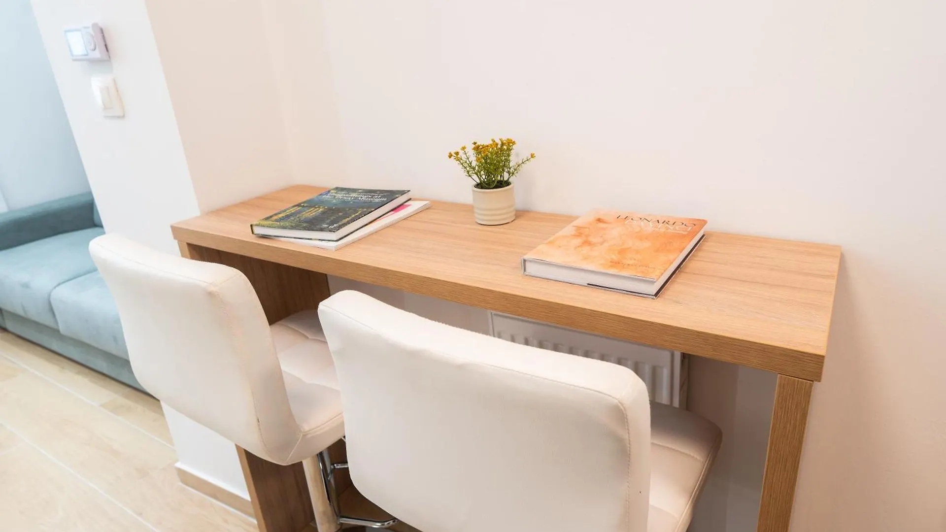 Honey Oak & Cream Patio By Nest Apartamento Tessalónica