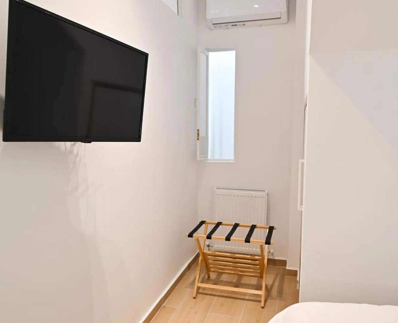 Honey Oak & Cream Patio By Nest Apartamento Tessalónica